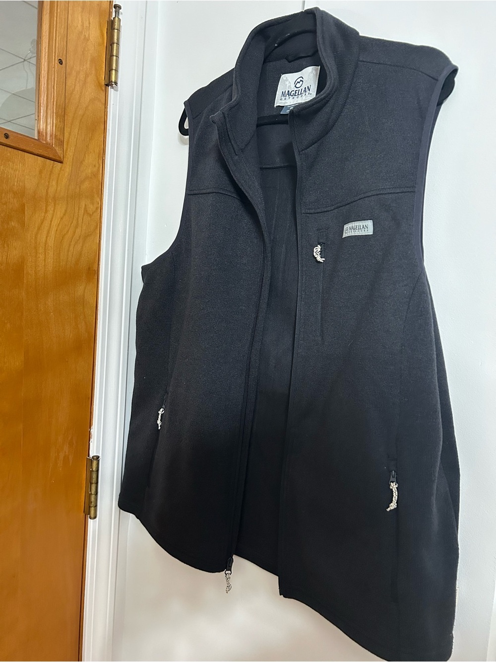 Magellan Outdoors Black Men's Fleece Vest